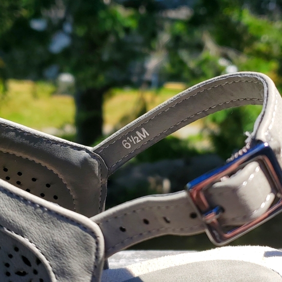 EASY STREET SANDAL CONFORT WAVE SIZE 6 1/2 - Picture 10 of 17